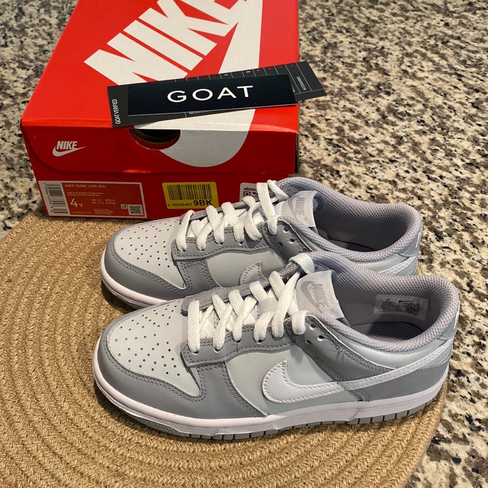 Pure Platinum Wolf Grey Dunk Size 4